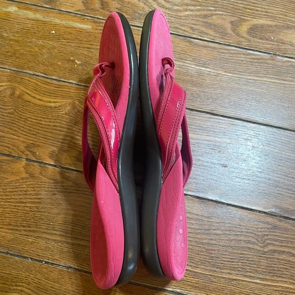 Vionic Women’s Size 10  Tide Pink Orthopedic Comfort Sandal Flip Flop - Picture 6 of 8